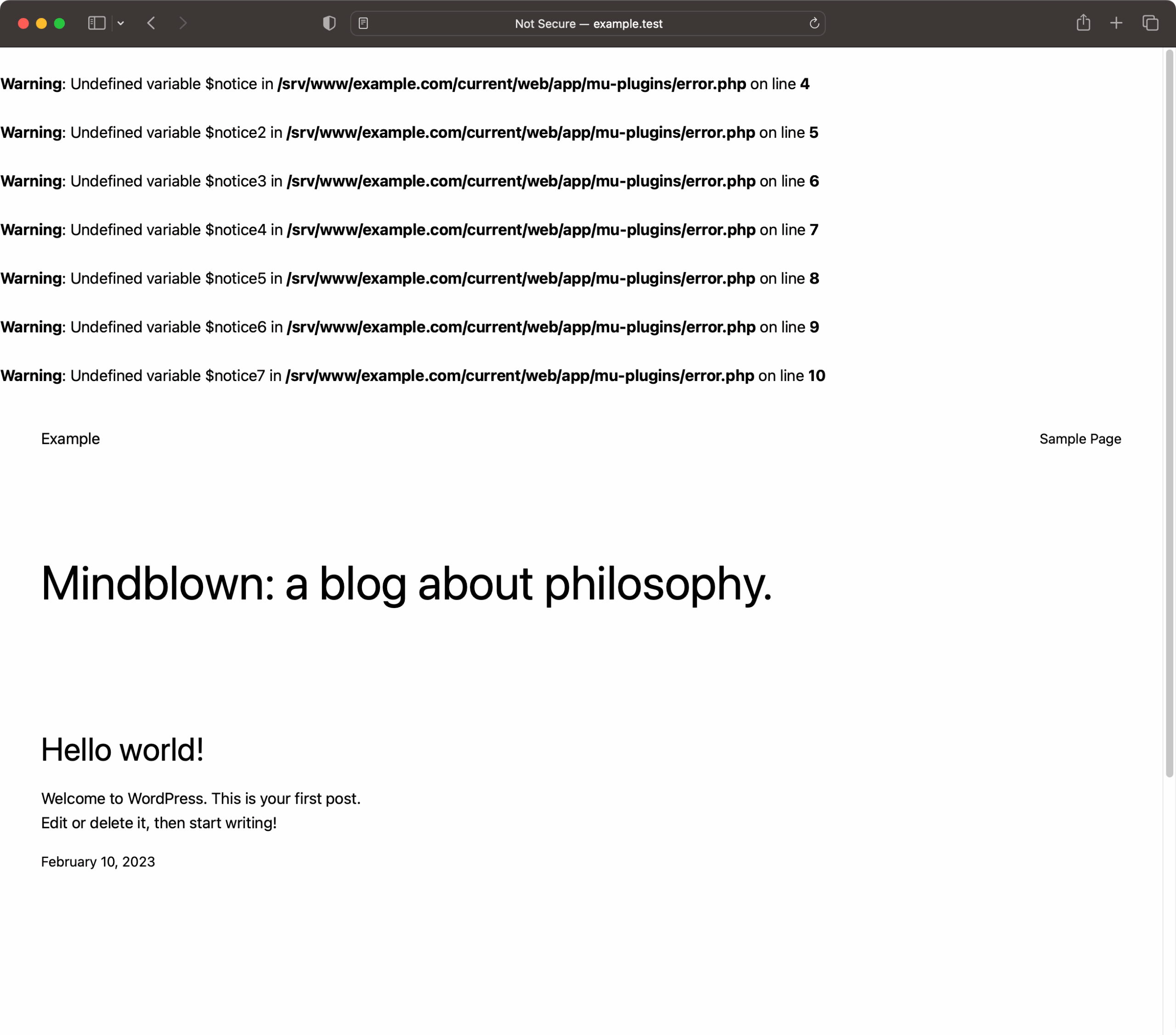 Exemplo do output padrão do WP_DEBUG no WordPress, mostrando notices diretamente no ecrã